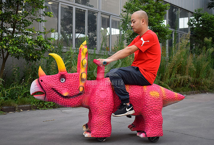 三角龍恐龍童車(chē)出廠(chǎng)測(cè)試